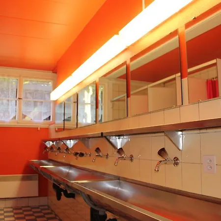 Downtown - Unique Simple Central Hostel Γκρίντελβαλντ