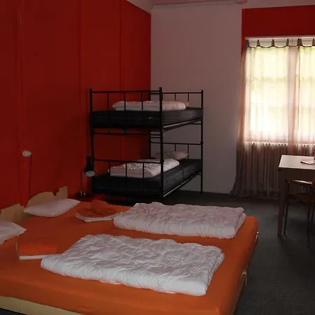 Downtown - Unique Simple Central Hostel