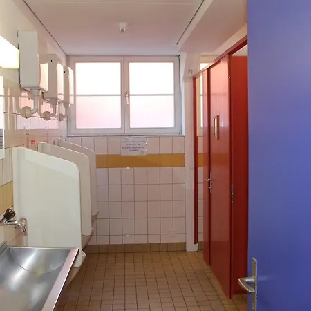 Downtown - Unique Simple Central Hostel *