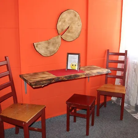 Downtown - Unique Simple Central Hostel