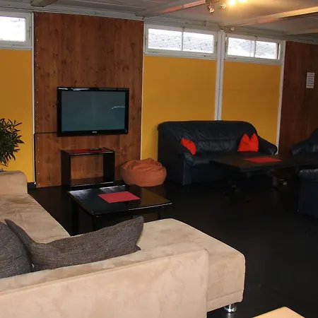 Downtown - Unique Simple Central Hostel *