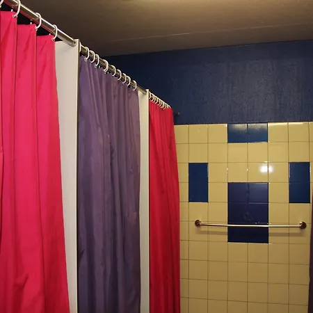 Hostel Downtown - Unique Simple Central